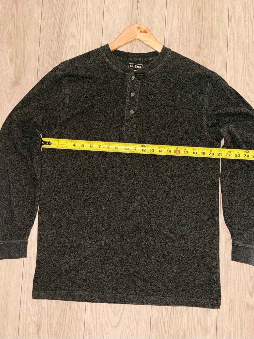 LL Bean Mens M Tall Carefree Unshrinkable Tee Traditional Fit L-Sleeve Henley